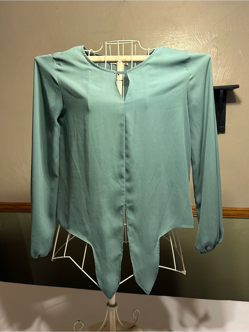 Pink Rose Teal Pointed Hem Long-Sleeve Tunic size small